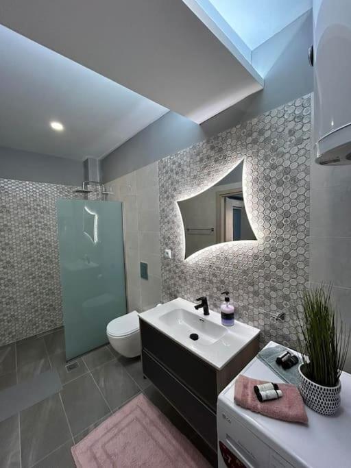 Black Eagle Apartment Drama Bagian luar foto