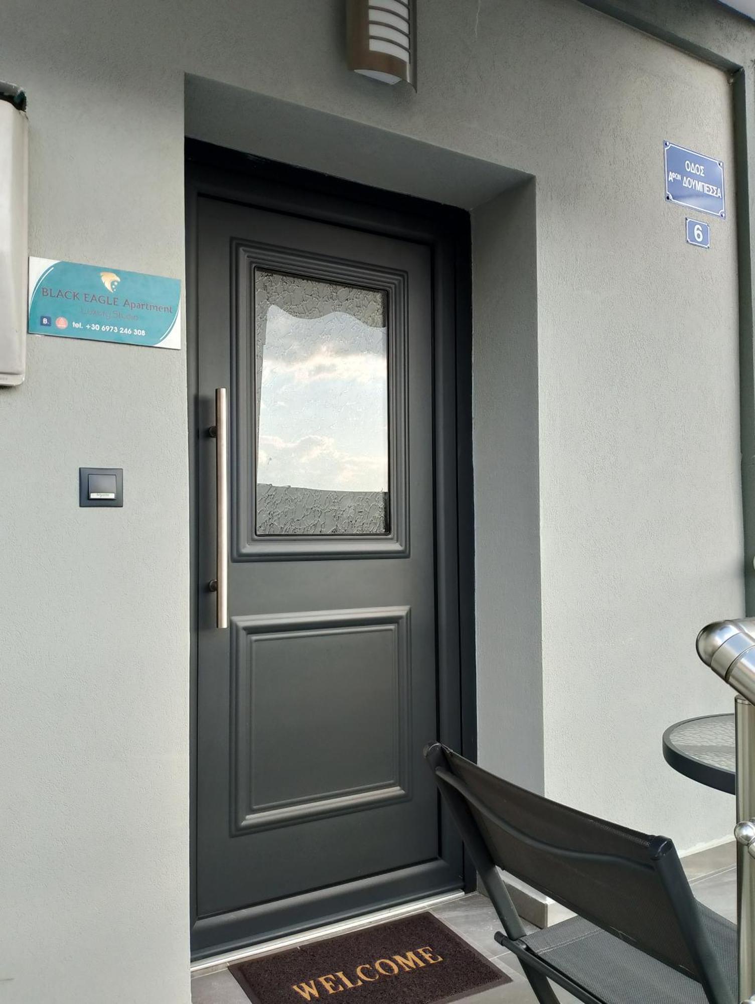 Black Eagle Apartment Drama Bagian luar foto
